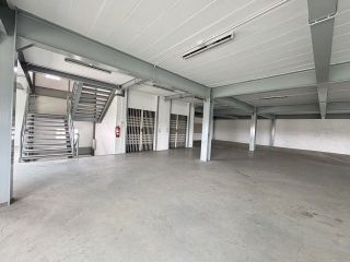 อาคารโกดังโพธิ์แก้ว 2,500 sq.m.มีลิฟท์ จอดรถได้ 8-10 คัน ว่างพร้อมอยู่ **