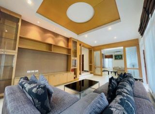 <a href='product.php?qid=473863' style='color:white;text-decoration: none;'>ให้เช่าบ้านเดี่ยว3ชั้นหลังใหญ่ซ.รัชดา32 มี4ห้องนอน4ห้องน้ำ พื้นที่450 ตรม.ที่จอดรถ 5-6 คัน : <span class='text-info'><strong>Read More</strong><span></a>