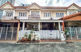 ขายทาวน์เฮ้าส์ หมู่บ้านเปี่ยมสุข รัตนาธิเบศร์ 34 ซ.รัตนาธิเบศร์38 ซอย 1 ติดถนนเมน ใกล้ MRT สะพานพระนั่งเกล้า 3 นอน 19.6 ตร.ว.