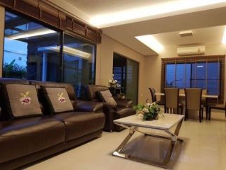 ให้เช่าบ้านเดี่ยวมัณฑนาบางนากม7ตกแต่งสวยแอร์เฟอร์นิเจอร์มี5นอน4น้ำราคาเช่าเดือนละ70,000บาท