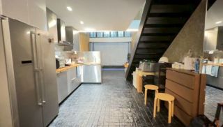 อาคารพาณิชย์ บางรัก สี่พระยา 2 คูหา รีโนเวท พร้อมเข้าอยู่ Home Office