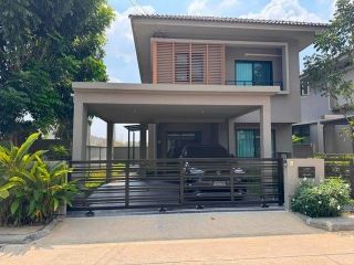 ให้เช่าบ้านเดี่ยว Grand Sivarom สุขุมวิท-บางปู 4 ห้องนอน 3 ห้องน้ำ 320 ตร.ม. Pet Friendly ใกล้ BTS เคหะ 75000 บาท