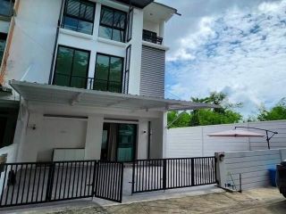BR 1925 ให้เช่าอาคารพื้นที่ขนาด 400-500 ตรม. ซอยอ่อนนุช 66 ติดโลตัส ที่จอดรถ 20 คัน