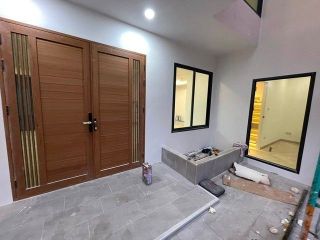 ขายบ้านเดี่ยว 2 ชั้น 59 ตรว. 5 ห้องนอน ลาดพร้าว 87 ย่านเลียบด่วน รีโนเวทพร้อมอยู่ ใกล้ CDC เลียบด่วน 