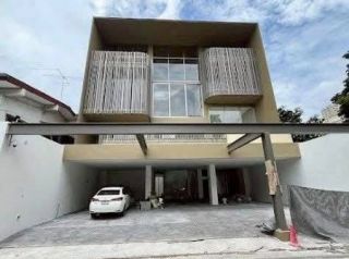 ให้เช่า Residential Home Office รัชดา 32 ใกล้MRTลาดพร้าว  เหมาะสำหรับบริษัท, คลินิกความงาม, Office ผู้บริหาร  QQ