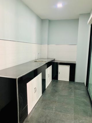 <a href='product.php?qid=51810' style='color:white;text-decoration: none;'>บ้านทาวน์โฮม 2 ชั้น พฤกษาไลท์ ล็อกซ์ สุขุมวิท-เทพารักษ์ : <span class='text-info'><strong>Read More</strong><span></a>