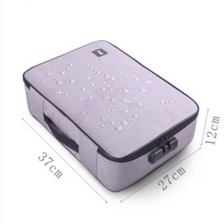 <a href='product.php?qid=5286' style='color:white;text-decoration: none;'>พร้อมส่งค่ะ  **กระเป๋าใส่โฉนด กันน้ำ กันฝุ่น (ใบละ 690 บาท ) งานผลิตเกรดA+ เก็บเอกสารสำคัญได้เยอะม๊ากก เก็บพาสปอร์ต แฟลชไดรฟ์ นามบัตร มีหลายชั้น เอกสารสำคัญๆรวมกันในกระเป๋าใบเดียว ( มี 2 สี  เทา และ ดำ ) มีที่ล๊อครหัสผ่าน ปลอดภัยค่ะ : <span class='text-info'><strong>Read More</strong><span></a>