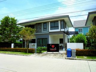 บ้านเดี่ยวมือสอง 50.4 ตร.ว. เดอะ ทรัสต์ รังสิต-คลอง 4 พร้อมเฟอร์นิเจอร์ 3 นอน 3 น้ำ สภาพดีพร้อมอยู่