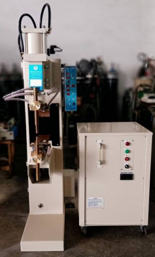 เครื่อง Spot Welding ขนาด 50 KVA พร้อมเครื่องระบายความร้อน