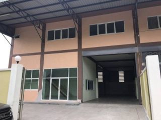 ตึก หนองแขม 5Bedroom5BATHROOM 0 Rai 84 Ngan 2883 ตรว. 60000 B. ไม่ไกลจาก เพชรเกษม Good กรุงเทพ