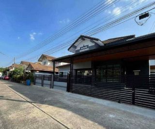 หมู่บ้านบ้านฟ้ารังสิต ธัญบุรี-คลอง2 บ้านทาวน์เฮาส์ 2ชั้น ขายด่วน ขายถูก ในราคาเพียง 1.8 ล้านบาท